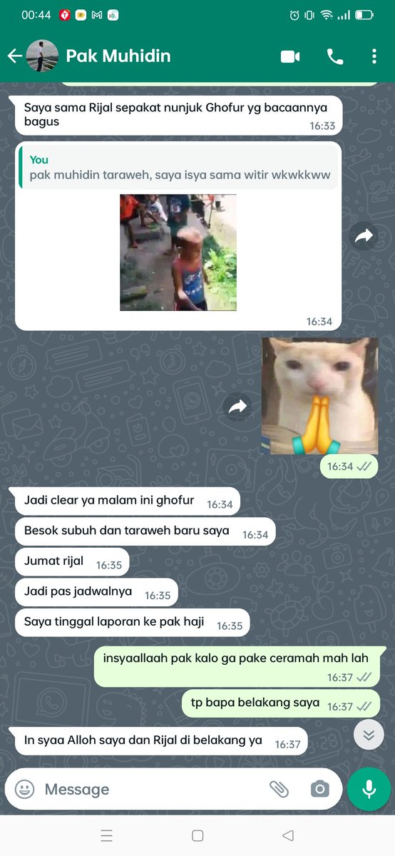 PaunggL's tweet photo. dan pada saat denger kabar itu, gue langsung buka al-quran dan mulai murojaah surah untuk gue persiapkan dan saat murojaah gua sama sekali ga fokus dan terdiam karna masih syok. Di satu sisi gw takut satu sisinya lg gw pengen jd imam kwka. https://t.co/9eKjnGGVuy