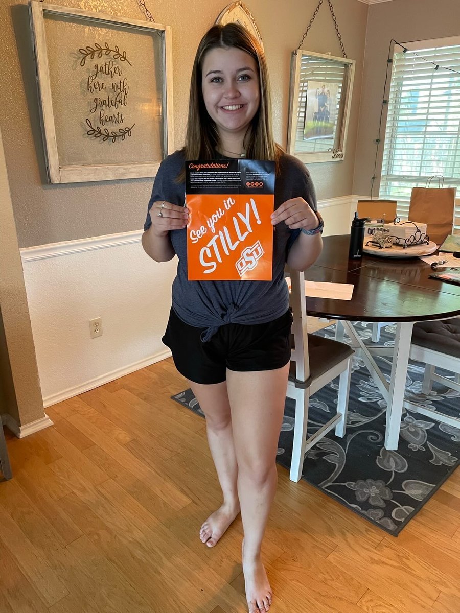 BeAnOSUCowboy's tweet photo. Keep your photos coming, and we'll see you in STILLY! 🎉 🙌🧡  #CowboyFamily #FutureCowboys #okstate26 https://t.co/jJNA0IwppB