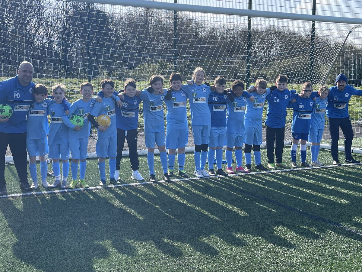 Did you know this week is 
‘Mental Health’ Awareness Week? with the theme ‘Loneliness’.

One in four people feel lonely, but the longer we feel lonely the more we are at risk of mental health problems!

⚽️ Together WE are stronger ⚽️

#MentalHealthAwarenessWeek 
#loneliness