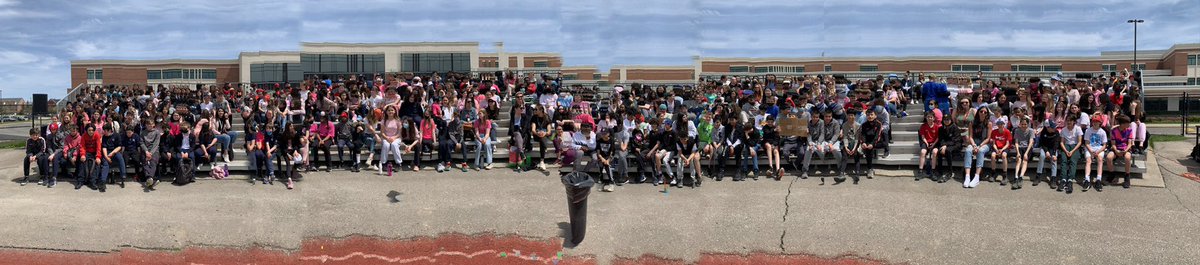 HolyTrinityOak's tweet photo. We also welcomed grades 6 &amp; 7s from our Family of Schools! As well as had a buyout for our HT students. Great game! Great day! @OLPhcdsb @StMichaelHCDSB @MargueriteHCDSB @St_Andrew145 @HolyFamilyHCDSB https://t.co/0QhEdemqLZ