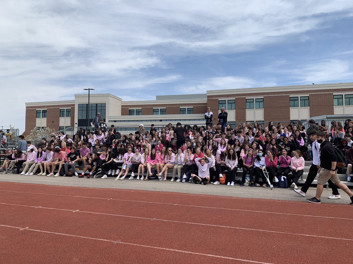 HolyTrinityOak's tweet photo. We also welcomed grades 6 &amp; 7s from our Family of Schools! As well as had a buyout for our HT students. Great game! Great day! @OLPhcdsb @StMichaelHCDSB @MargueriteHCDSB @St_Andrew145 @HolyFamilyHCDSB https://t.co/0QhEdemqLZ