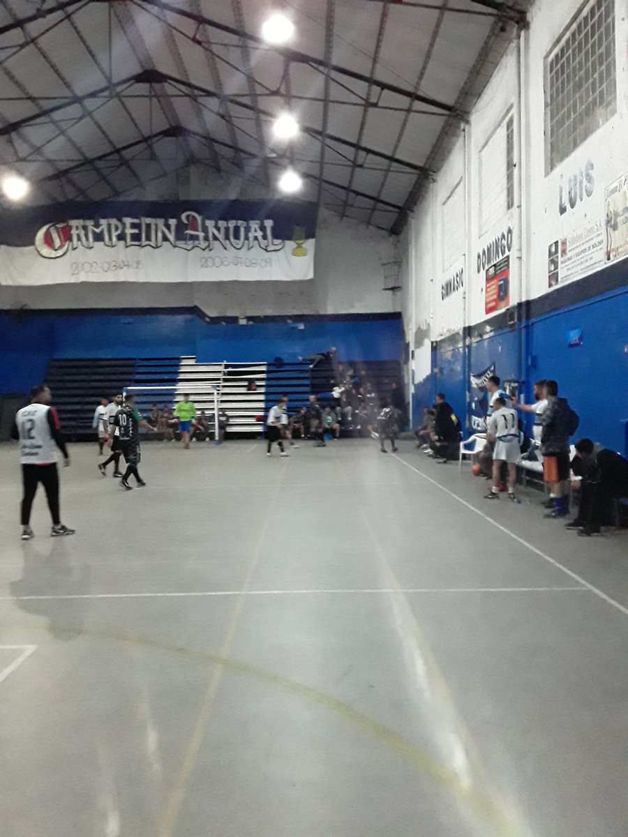 LynchFutsal's tweet photo. ✋#Senior 
⚽️ Resultados vs CAE 

👎Veteranos 3 a 2
👎Master 8 a 2
👎Junior 4 a 3

#Elite1 de @AMFPrensa 🏆

#CaracterSocialLynch 🇪🇪
#competimos 💪 https://t.co/hdPADDRWpa