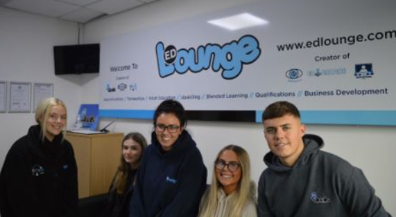 edlounge's tweet photo. We have a range of #apprenticeships such as Digital Marketing, Junior Content Producer and Business Admin like our great team of young apprentices here. If you want to join our team in #dinnington #sheffield #rotherham #worksop or know any 16 - 24 yr old then please DM us. https://t.co/NkbvtcE3TI