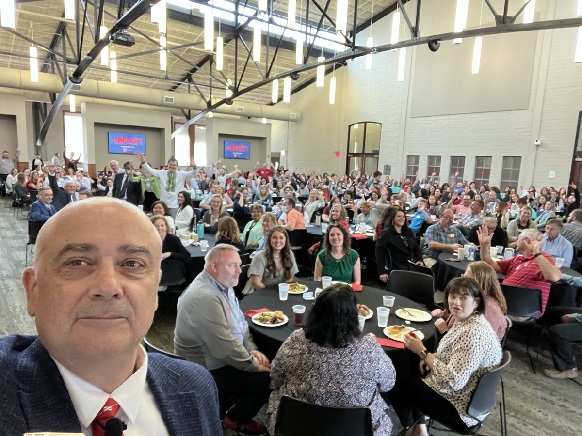 #DrC_OC at the Nebraska Extension #nebext Amplify Engagement conference with 350 of my closest friends and guests <a href="/RonnieDGreen/">Ronnie D. Green</a>⁩ ⁦@TheMikeBoehm⁩ #amplifyngage