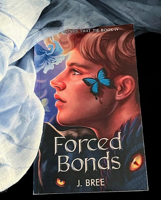 DarkBlu53803055's tweet photo. Weekly #BookReview. This week's book is "Forced Bonds" by J. Bree. Check my full review of this book on my bookblog: https://t.co/mpBlP4YuOH
#forcedbonds #thebondsthattie #reverseharem #booktwt #darkromance #booktwitter #BookRecommendations #bookblog #paranormalfantasy https://t.co/jdfCxUvTTC