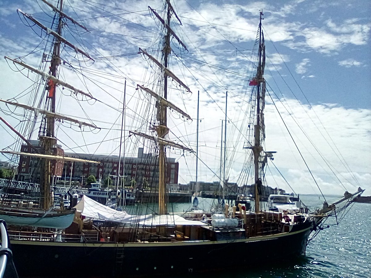 ColinMBaxter's tweet photo. Great to see the #Danish #Sailtraining #Ship #GeorgStage @GunwharfQuays @SpinnakerTower this afternoon . @portsmouthboats @PortsmouthProud @sloop_speedy @DockYardWall . Anyone know her departure time please ? https://t.co/4oJfm3ssQQ