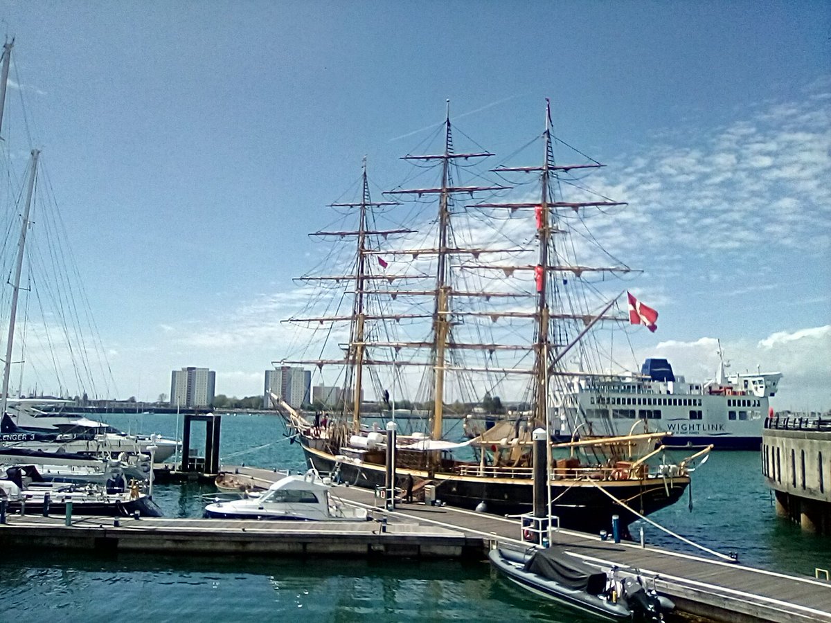 ColinMBaxter's tweet photo. Great to see the #Danish #Sailtraining #Ship #GeorgStage @GunwharfQuays @SpinnakerTower this afternoon . @portsmouthboats @PortsmouthProud @sloop_speedy @DockYardWall . Anyone know her departure time please ? https://t.co/4oJfm3ssQQ