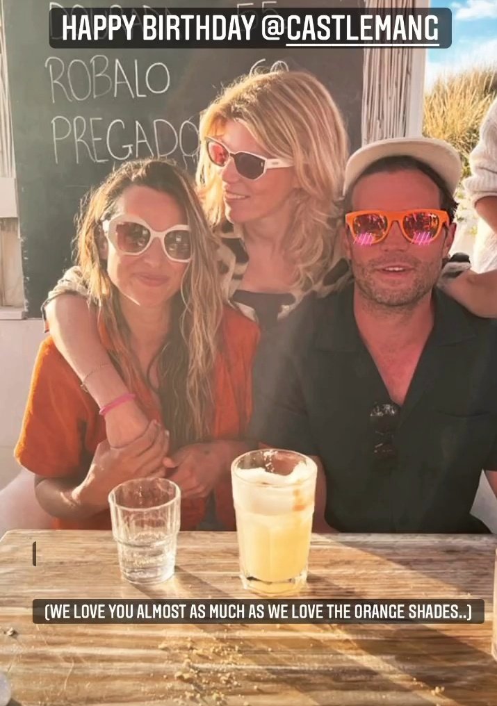 sarcasticIrish1's tweet photo. Millie Georgia and Jamie ❤ #JamieDornan #AmeliaWarner https://t.co/379qJaEKIA