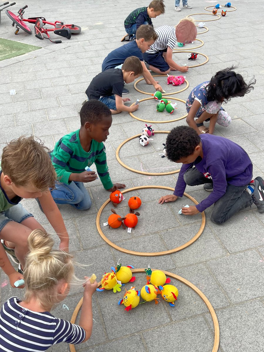 Dat was weer een leuke rekenles op het plein met de boerderijmini's van de <a href="/LidlNederland/">Lidl Nederland</a>