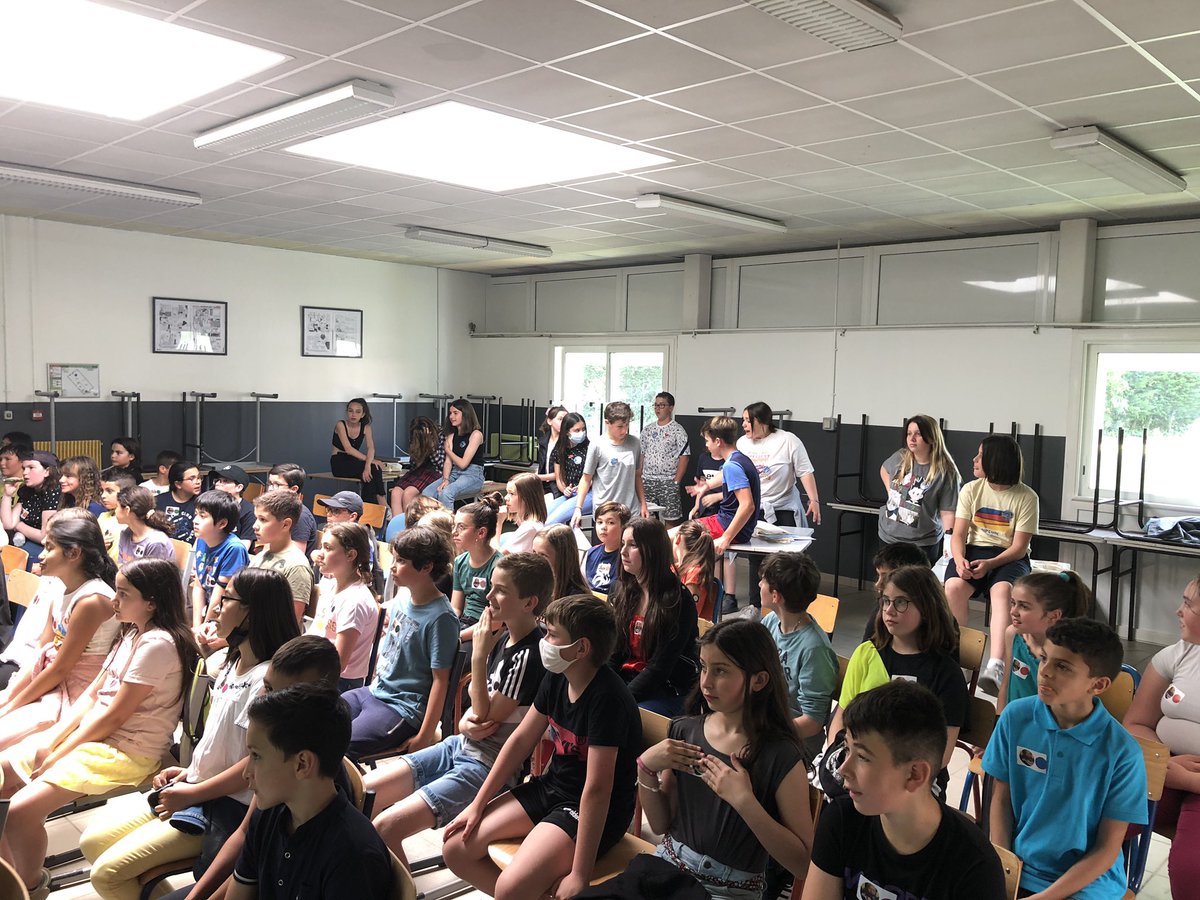 clgjprevert33's tweet photo. Une journée riche en émotion et un vrai succès pour l’escape Game organisé pour les CM2 venus découvrir le collège ! Bravo les 5e Copernic ! 👏👏👏@ccileERIONALUOB @AcBordeaux #escapegame #climatscolaire https://t.co/oTBh0nxqM2