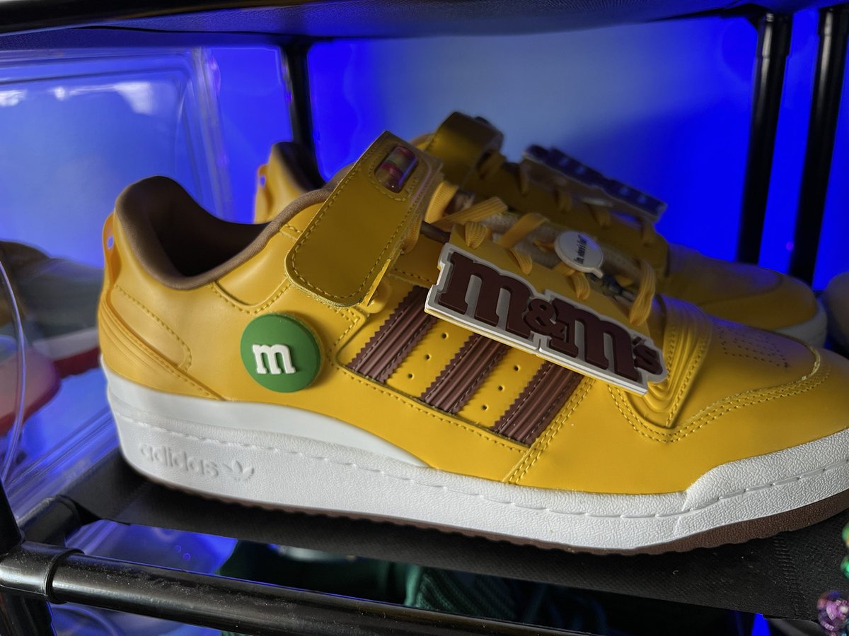 Chiu_Dat's tweet photo. @SneakerNews @adidasoriginals Feel these more customizable versions are better to either go over-the-top crazy with M&amp;M branding or simply remove all the detachable items for a still pretty fly shoe https://t.co/M3h8nnSV11