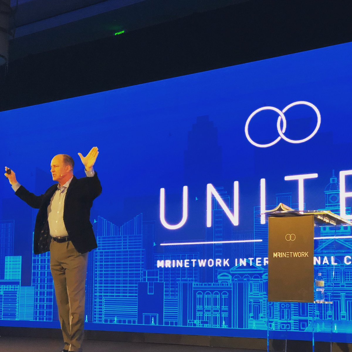 markbealpr's tweet photo. Energized after delivering my #GenZ keynote speech in Fort Worth, Texas to a national convention of executive recruiters. I surprised a few in the audience by giving away my new book, Gen Z Graduates To Adulthood. https://t.co/eDN3UJRa6p https://t.co/CQv4agkh4P