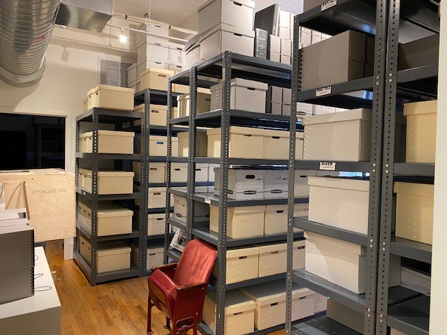 It's not too late to register for Thursday's free virtual tour of the <a href="/roundaboutnyc/">Roundabout</a> archives with archivist Tiffany Nixon! Details and registration here: americantheatrearchiveproject.org/roundabout-the…
