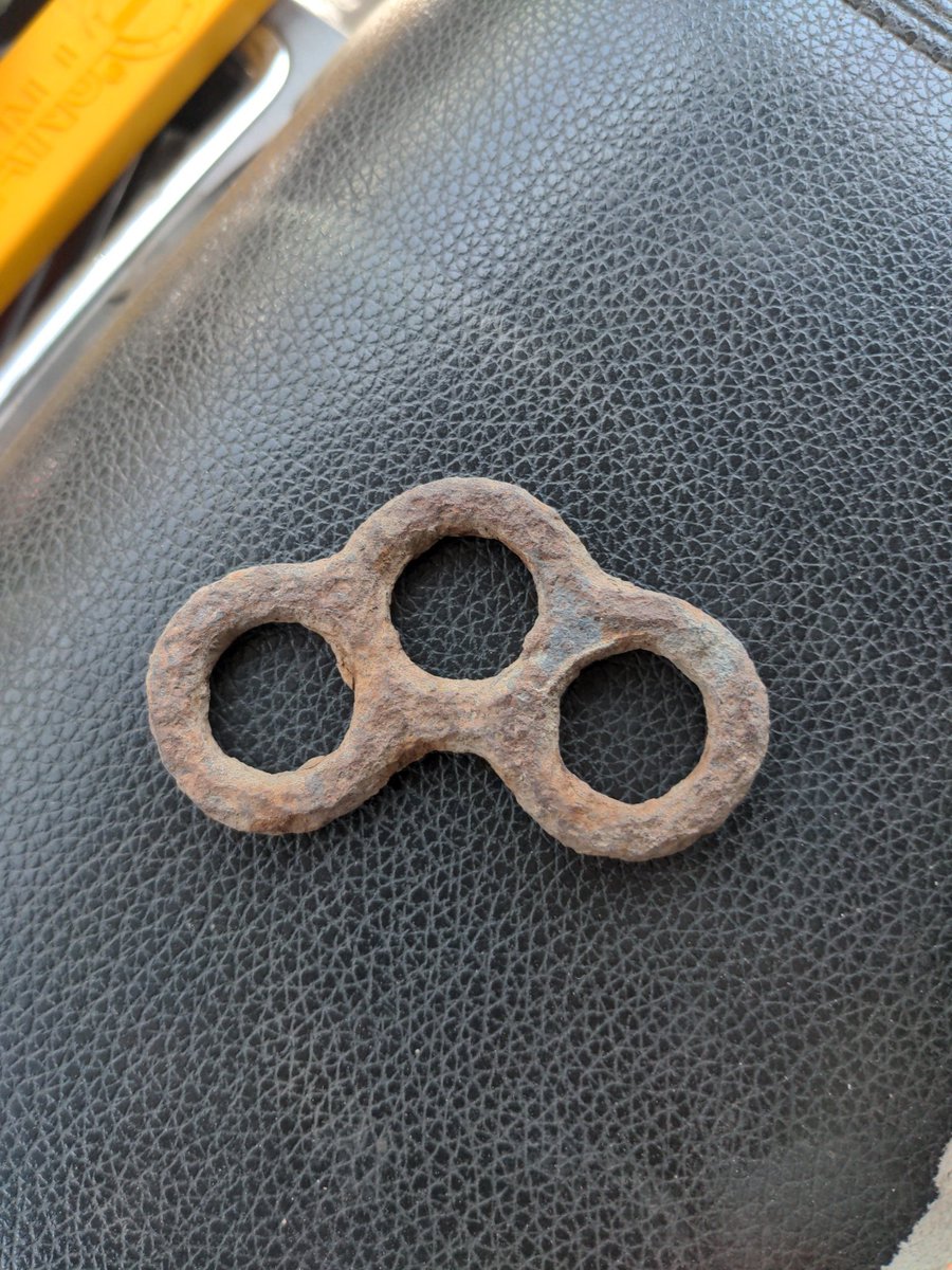 Veener403's tweet photo. What the? https://t.co/49hjc93cxc