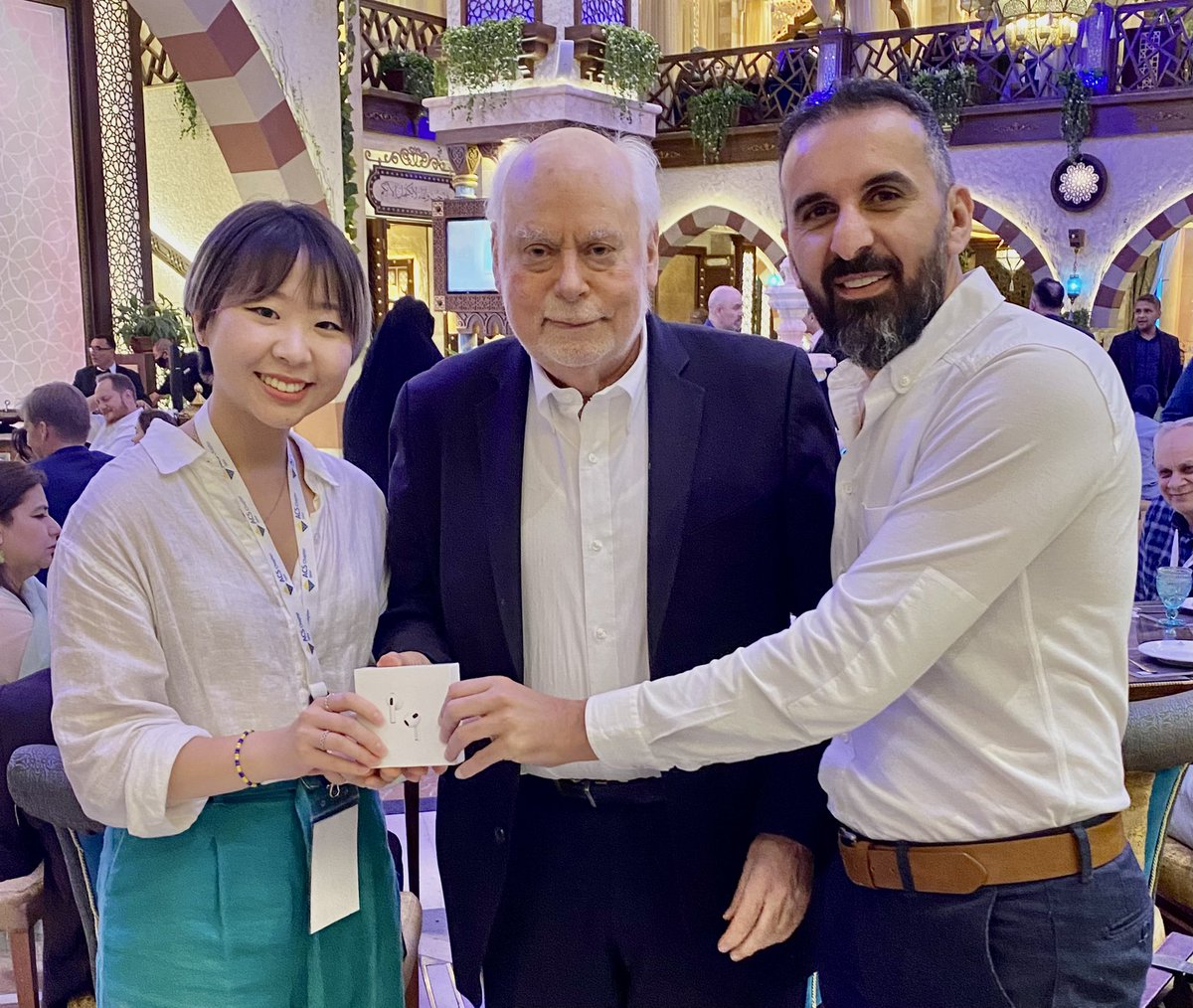 Fraser Stoddart (@sirfrasersays) on Twitter photo It’s poster prize time at tonight’s dinner at #YASMINEPALACE. Undergraduate student Sharon Lee, a scientific granddaughter, from the <a href="/TrabolsiAli/">ali trabolsi</a> <a href="/NYUADResearch/">NYUAD Research</a> group lifts one of the best poster awards at #ACSMENA2022 in #Qatar It’s poster prize time at tonight’s dinner at #YASMINEPALACE. Undergraduate student Sharon Lee, a scientific granddaughter, from the <a href="/TrabolsiAli/">ali trabolsi</a> <a href="/NYUADResearch/">NYUAD Research</a> group lifts one of the best poster awards at #ACSMENA2022 in #Qatar