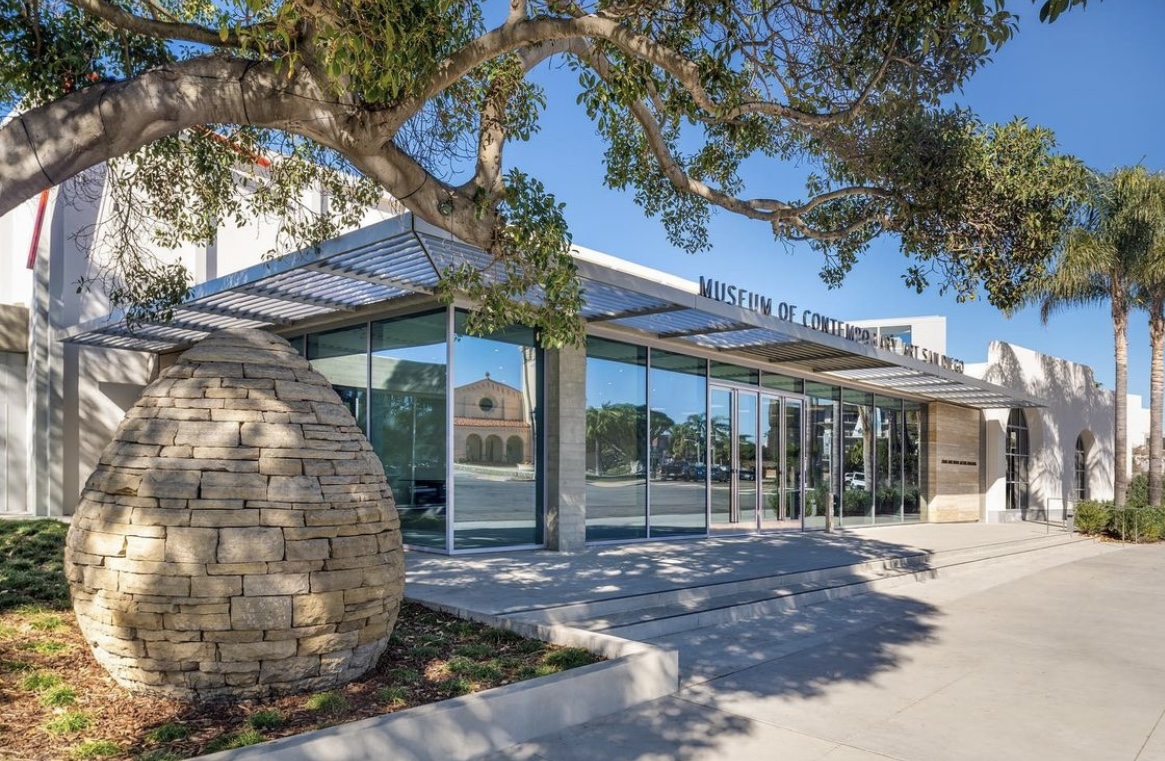 SheratonLaJolla's tweet photo. This is what a 5 year renovation looks like. We can't wait to visit @mcasandiego again! Building photos via @studioMAHA, coastal view via @durkin.films] https://t.co/gsM8ewOjuy
