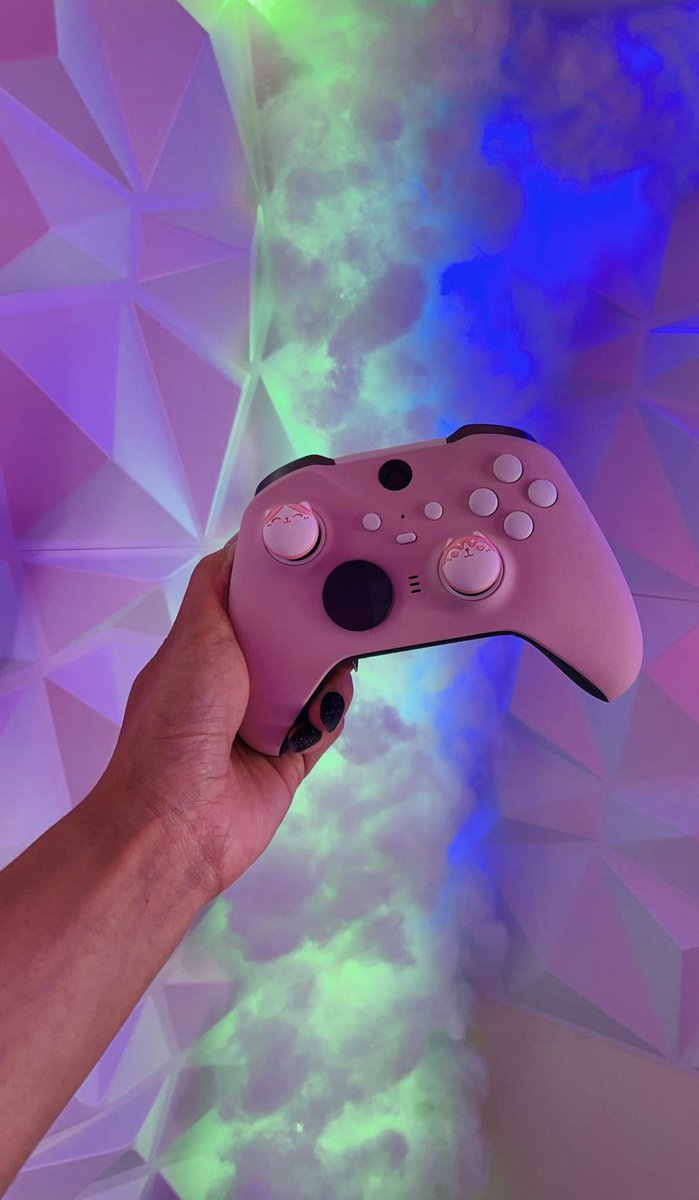 Night0wLita's tweet photo. ✨I've partnered up with @ExtremeRate & received this cute new case for my Elite 2 controller. Now I can play in style. Thank you! 🎮
✨Gamer lover, you can use this coupon code and get 10% OFF any product in the store ➡️ Night0wLita
#gamer #twitch #controllerpc https://t.co/em0ntj1rRt