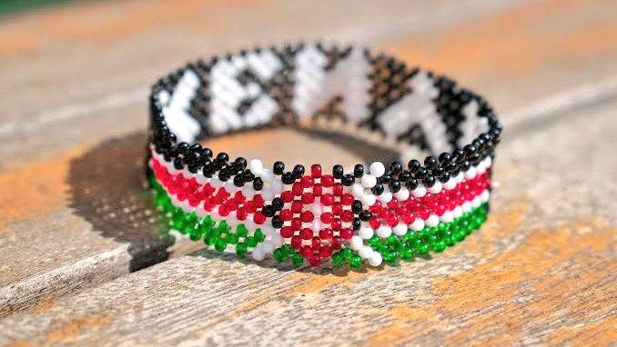 LankasWa's tweet photo. This is the most embraced national accessory in Kenya probably the government should make it compulsory to have one https://t.co/tfXFAsbODj