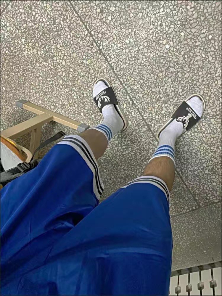LINXI200209's tweet photo. 真的没有人想闻吗？ https://t.co/isJ0x5d1bc