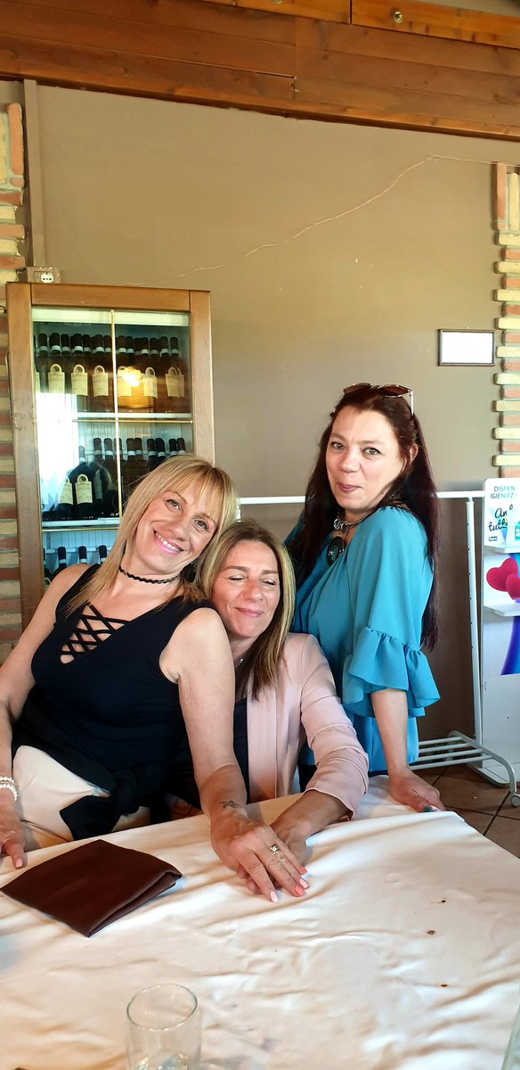 BacciRosanna's tweet photo. Sisters❤ https://t.co/3ZdeSlLXQA