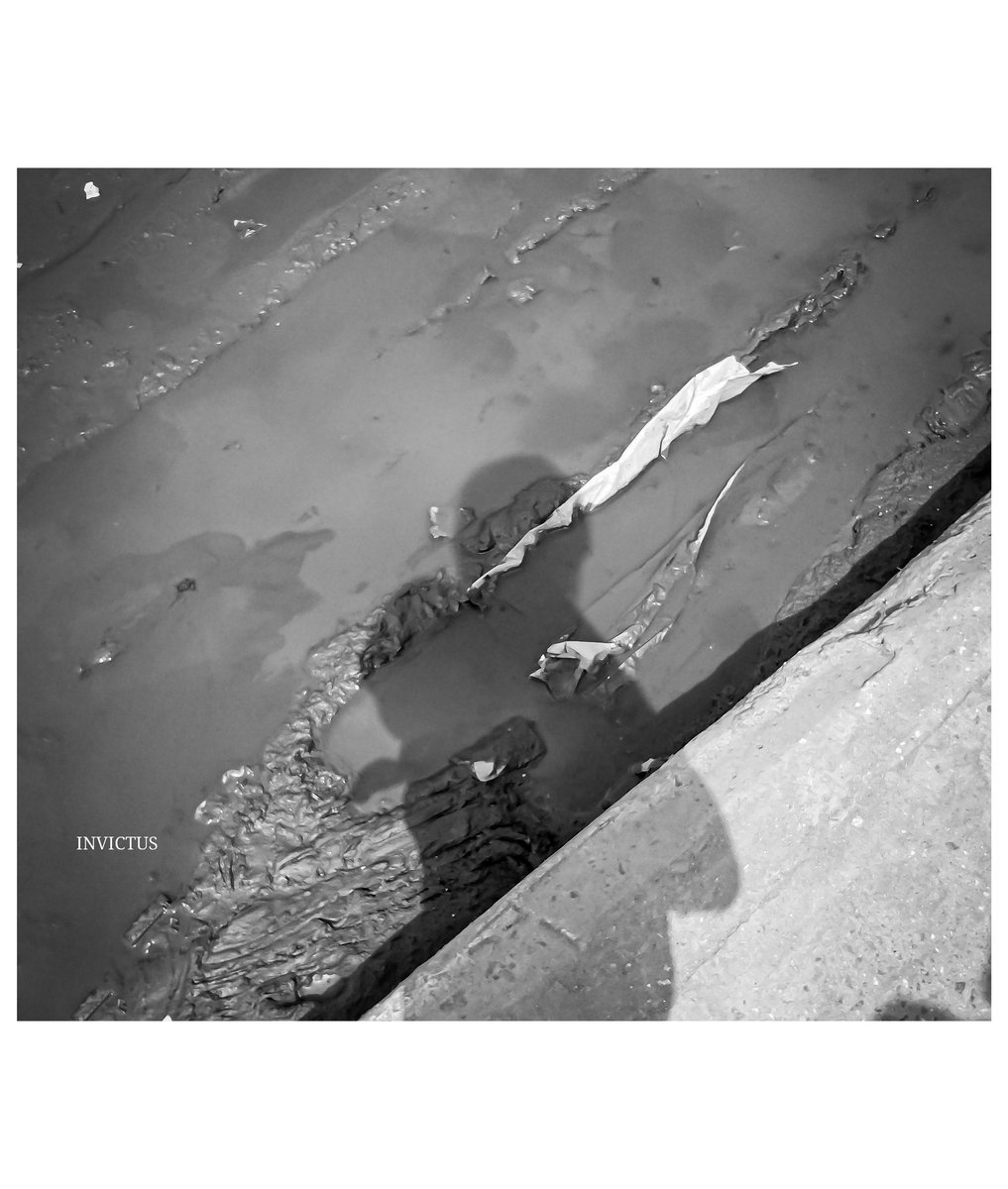invictusworldc2's tweet photo. "It takes courage.......to endure the sharp pains of self-discovery rather than choose the dull pain of unconsciousness that would last the rest of our lives"........
 - Marianne Williamson

#streetphotography #moments #ReflectionOfYou #NFTCommunity https://t.co/KQXEn6Uout