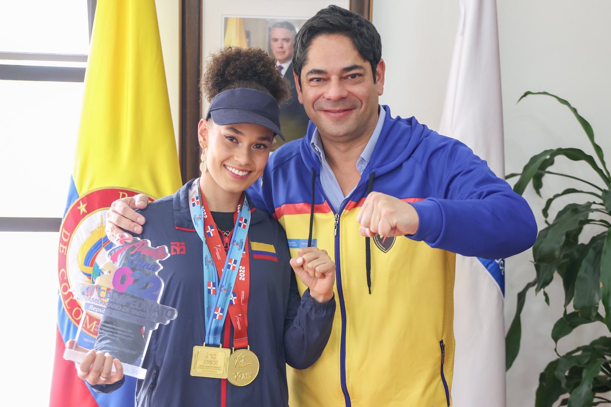 GHerreraCas's tweet photo. 👏 ¡Qué orgullo!  🇨🇴🥋@AndramirezTKD, no solo eres nuestra doble campeona panamericana, sino que fuiste proclamada como la mejor deportista del Panamericano G4, en Punta Cana. https://t.co/AJBJgE6wkn