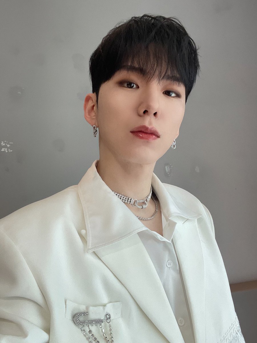 kihyunfrancefan's tweet photo. [22.05.07] // TWITTER

"La tenue du jour  #기현 #KIHYUN"

—
#Kimae
@ kihyun_france
@OfficialMonstaX https://t.co/4vVW0dUrFe