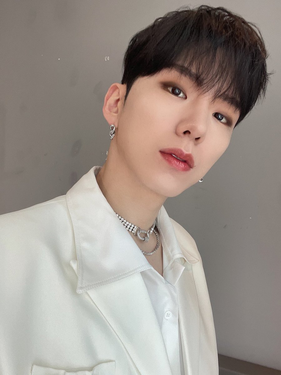 kihyunfrancefan's tweet photo. [22.05.07] // TWITTER

"La tenue du jour  #기현 #KIHYUN"

—
#Kimae
@ kihyun_france
@OfficialMonstaX https://t.co/4vVW0dUrFe