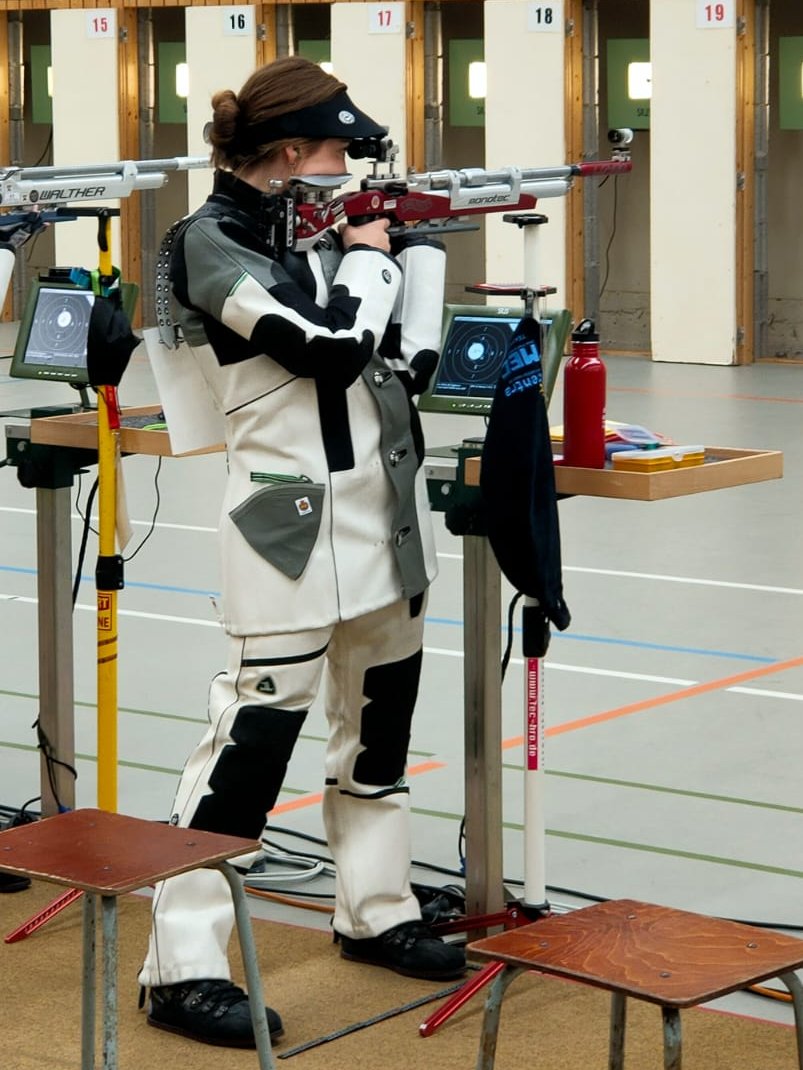 🏆🌍 WC Junior #Shul 🇩🇪

🧿 Carabina 10 m.

♂️ Masculino

🇪🇸 Jorge Estévez termina 10º y acaricia el pase a la fase final al quedar a solo tres décimas del corte. 

12º @chus_0210 
28º Adrián Díaz
39º <a href="/Cilveti1/">Alejandro Cilveti</a>
44º Àlex Ferriols

♀️ Femenino

16º <a href="/InesMartinon/">Inés Martinón Borrás</a> 
44º <a href="/zhgonzalez0/">Zahra González</a>