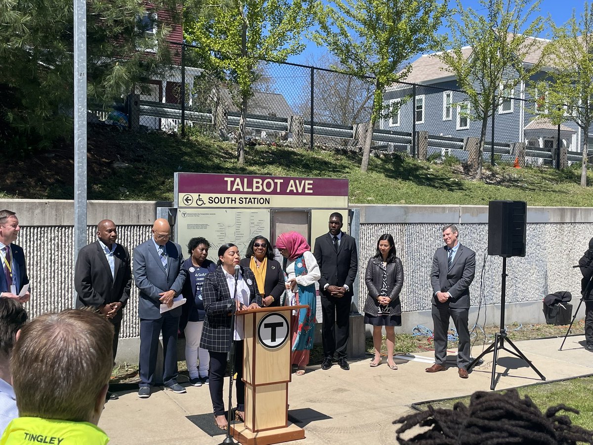 CLF's tweet photo. โTransit justice is economic justice, it is racial justiceโ @LizForBoston #FairmountLine https://t.co/WQMosLh8sj