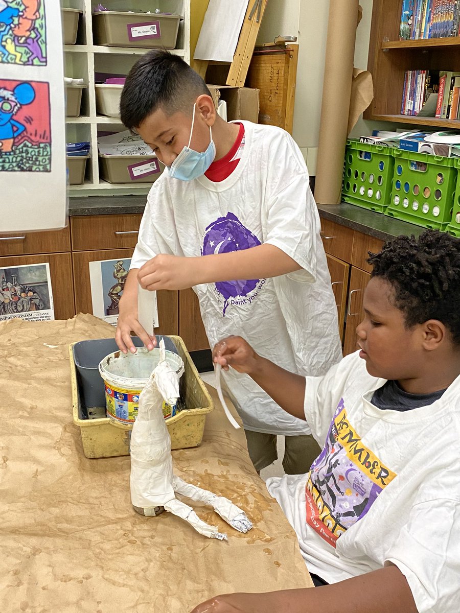 SusanPaige14's tweet photo. Last day to papier mache’ in 4th grade today… go go go artists! @JCWestElem https://t.co/yj2DtViGtk