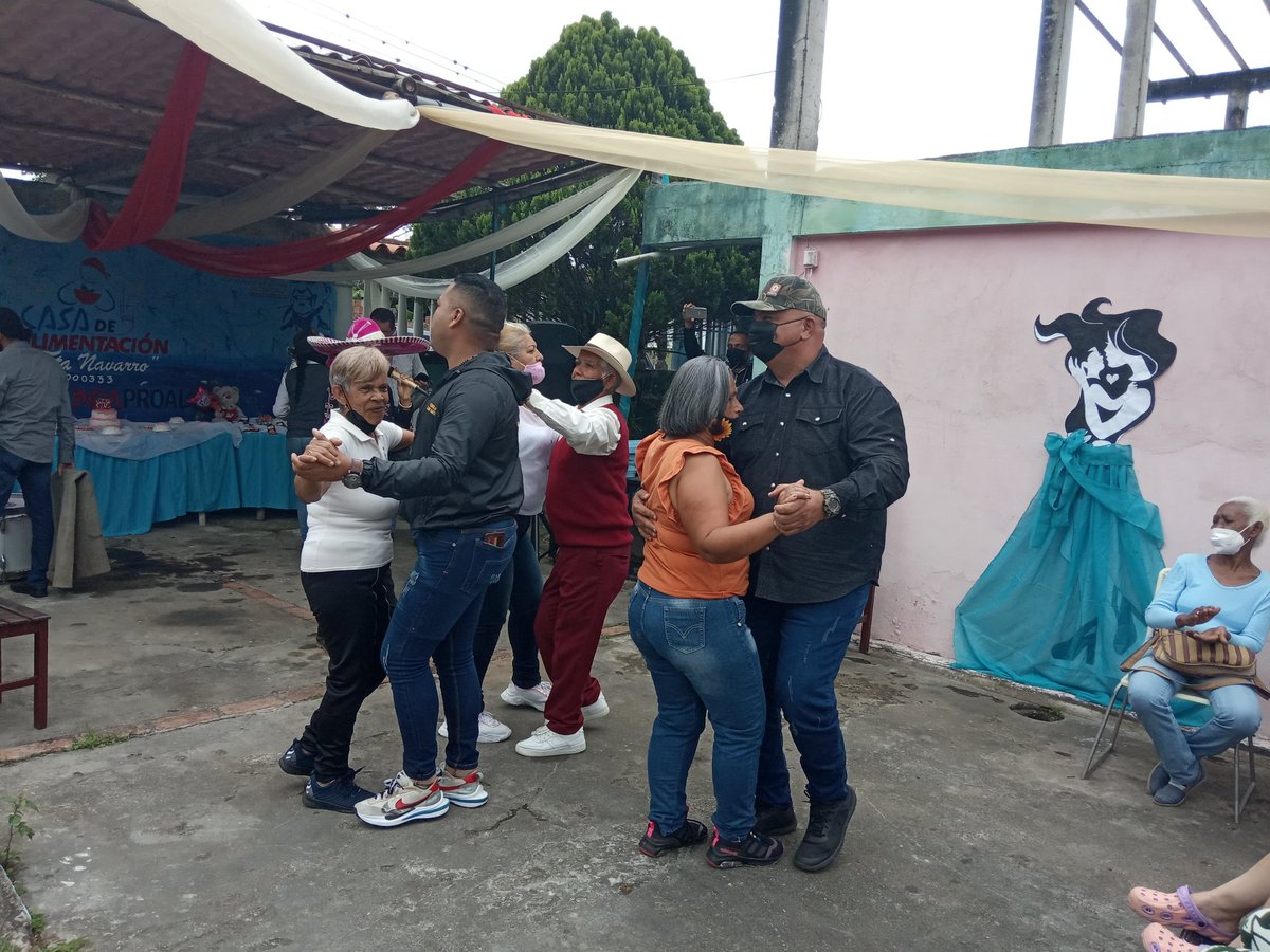fundaproaltach1's tweet photo. Hoy celebración en el municipio Guasimos  CDA 2000333 ,gracias al Mayor Mata 2do jefe territorial de MINPPAL por acompañarnos en la  celebración de las madres misioneras con una estupenda actividad.
@LealTelleria
@FreddyBernal 
@PedroMelendez86 
@BermudezJoseA 
@FundaproalO https://t.co/IhCH4Nkb9j