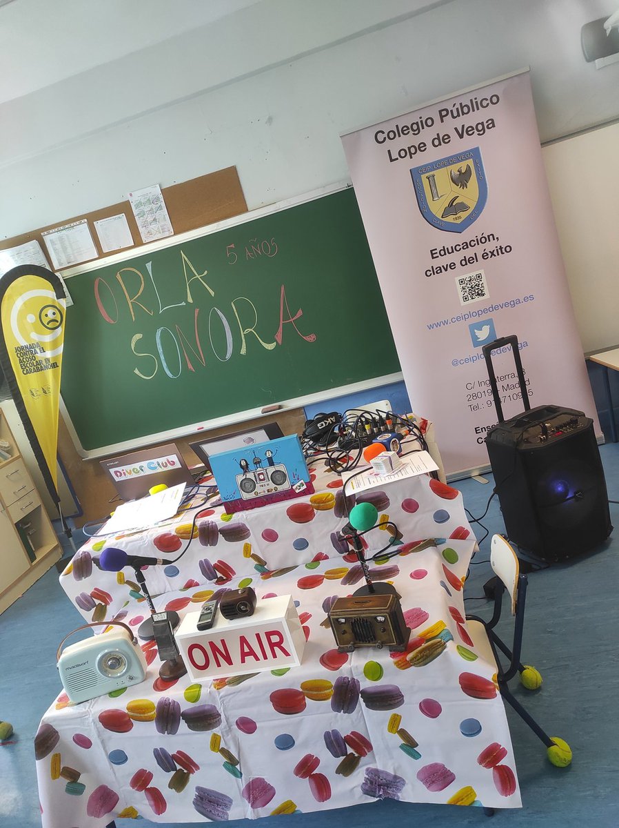 diverclubfm's tweet photo. ¡Seguimos compartiendo momentos muy especiales con los #peques! Hoy hemos estado con los niños y niñas de 5 años del Colegio Público Lope de Vega ¡ha sido una mañana genial!
#talleresderadio
#conpeques
#5años
#orlasonora https://t.co/T6uSIus70P