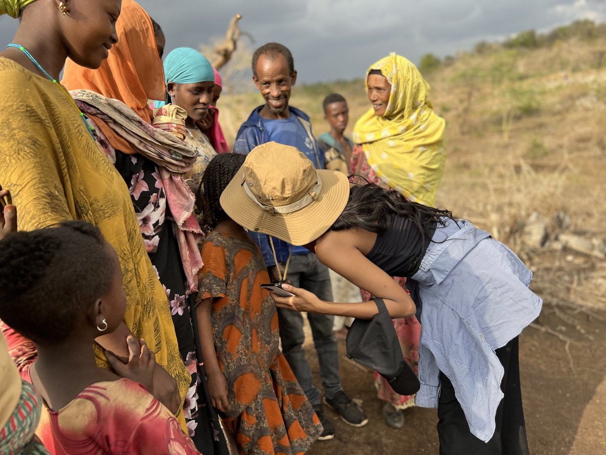 VisitOromia's tweet photo. Children on the beautiful highlands of Galamso smile, looking beautiful in their traditional hairdos and the customary one-piece colourful dresses the east is known for. Have a lovely night from Hararghe!

#Harargee #Visitoromia #landofdiversebeauty #flyethiopian #Ethiopia https://t.co/mIDJj9kaND