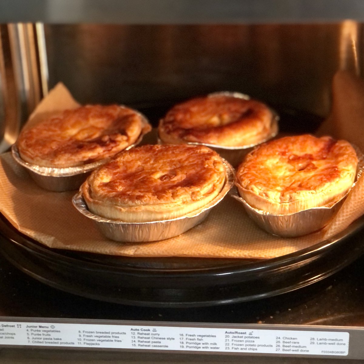 Break from the diet tonight thanks to a delivery from <a href="/NZGourmetPies/">NZ Gourmet Pie Co.</a> 

Will just serve them with loads of veggies. 

Might not eat the veg, just eat more pie…