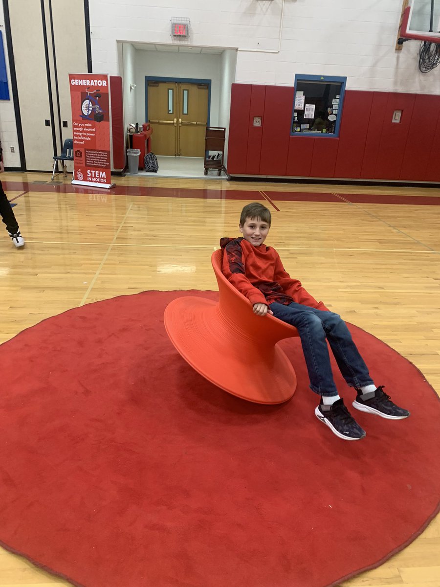 mazzcj's tweet photo. Another ECHO STEM Festival @WillsboroCSD !   Hands on learning and exploration was fun for all the students! @BrilliantCFES @ECHOvt https://t.co/TTCtF4YYh8
