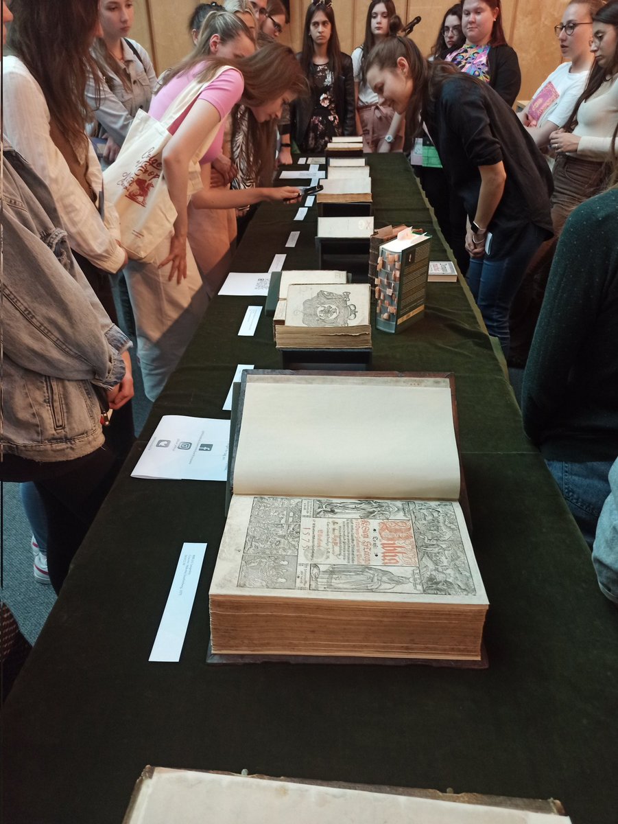 BWPMpolish's tweet photo. The project participants took part in a presentation of old prints in @BibliotekaUW Thanks to @osuch_martyna for telling US about the past and showing us how the past meets the present. 
#UW #NAWA #internationalstudents https://t.co/H2PxJ6FiIN