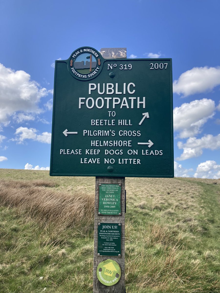 funnypenny's tweet photo. Red flags 🚩 and signs. Just a few snaps from todays hike. #dangerarea #westpenninemoors #pilgrimscross #beetlehill #harcleshill #peeltower #westpennineway #rossendaleway https://t.co/KsC3VWXg1O