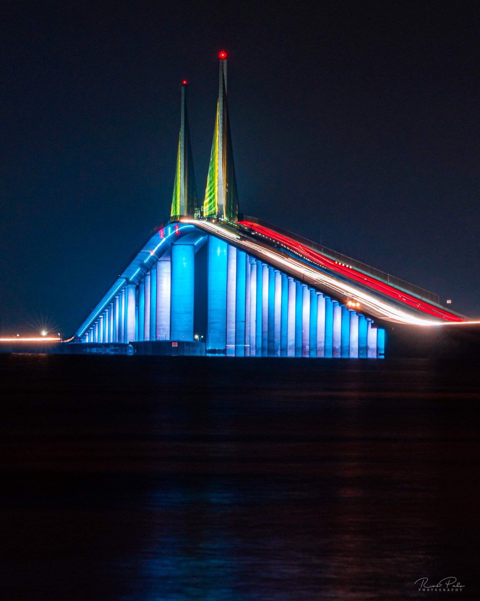VisitSPC's tweet photo. The mighty Sunshine Skyway Bridge lit up with the color teal in observation of World Ovarian Cancer Day back on May 8th. #WorldOvarianCancerDay #SunshineSkywayBridge

Photo by: @Rob_Palo https://t.co/LuP0yeV6AI