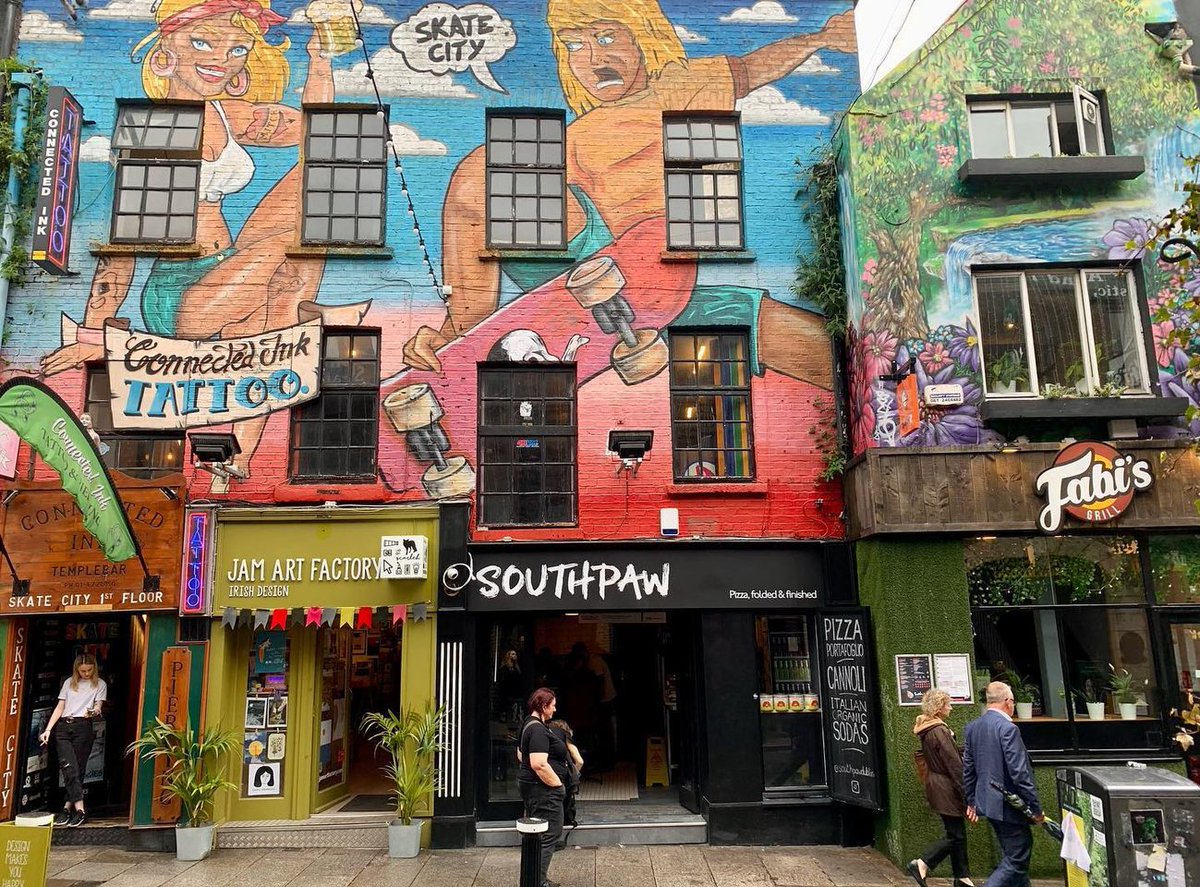 CPDarndale's tweet photo. Creative Places Darndale and @Sphere17RYS street art tour with Alternative Dublin City.
The tour was part of a wider project Creative Places Darndale and Sphere 17 are working on for Cruinniรบ na nรg 2022.
#streetart #cpdarndale #sphere17 https://t.co/ab6bfyOxsm