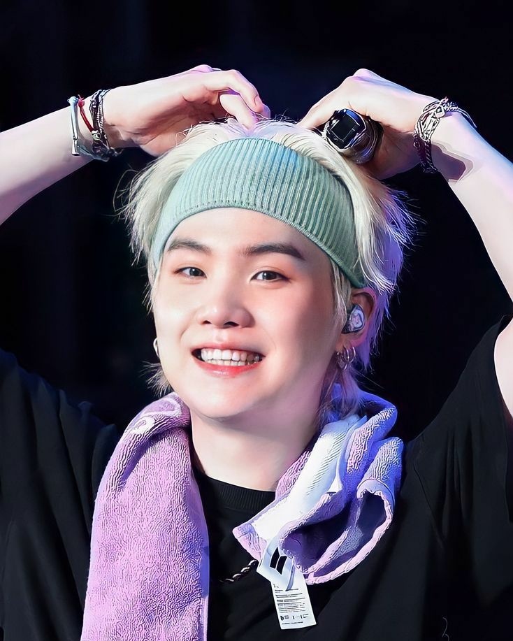 Jkkietae_'s tweet photo. Cómo hacer llorar a una Army Yoongi biased 😭...

Un hilo~              ♡
@yoonglitzy https://t.co/uMFdzPg2b4