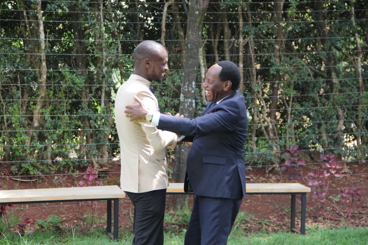 EzekielMutua's tweet photo. It was an honour to meet top rapper Mr. Kennedy Ombima alias King Kaka earlier today and to share my vision for the music industry. I deeply appreciate the support and prayers of such key industry players in crafting my strategy for taking the music industry to the next level. https://t.co/ENJeqHCnoc