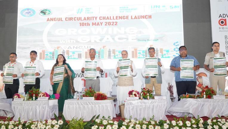 ZeeOdisha's tweet photo. #BreakingNews
📌"ଆଡଭାଣ୍ଟେଜ୍ ଅନୁଗୁଳ" ର ଦ୍ୱିତୀୟ ଦିବସ: ରାଜ୍ୟର ଅର୍ଥନୈତିକ ଅଭିବୃଦ୍ଧିକୁ ଆଗକୁ ବଢ଼ାଇବାରେ ଏମ ଏସ ଏମ ଇ ଏବଂ ଷ୍ଟାର୍ଟ-ଅପ୍ସର ଗୁରୁତ୍ୱ ରହିଛି ବୋଲି ଅସିତ କୁମାର ତ୍ରିପାଠୀଙ୍କ ମତ 
#AdvantageAngul #MSME #StartUps #ZeeOdishaNews https://t.co/7rgjISfqra