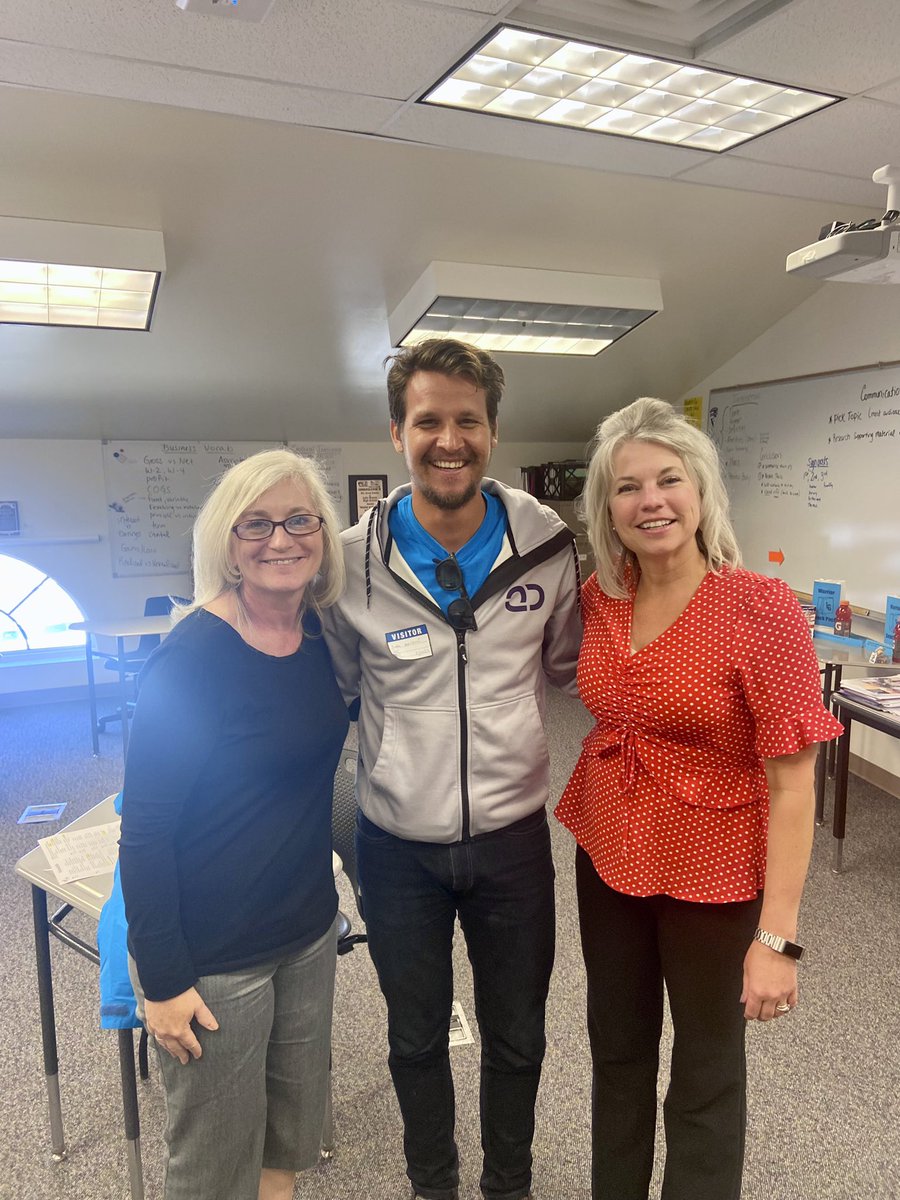 Karenbreslink's tweet photo. Blast from the past! 2011-12 Foreign exchange student from Croatia, Borna Baricevic, came by @LakeGeorgeCSD to share his experiences with the Entrepreneurship class and our business students https://t.co/Ag1KdbIXpw