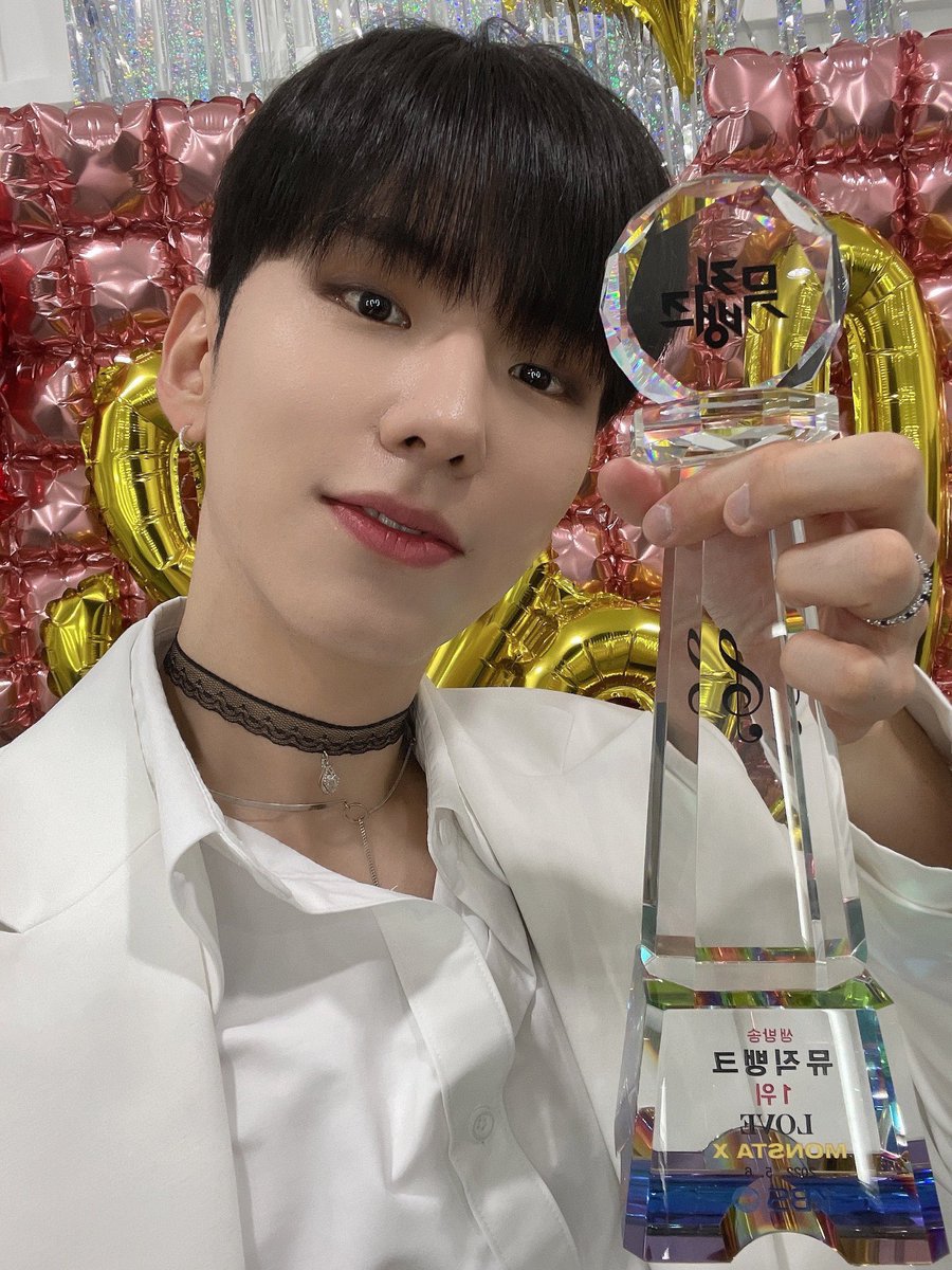 kihyunfrancefan's tweet photo. @OfficialMonstaX [22.05.06] // TWITTER

"Cela faisait longtemps que nous n’avions pas revu MONBEBE à un Music Show. Nous sommes tellement heureux d’avoir reçu la 1ère place comme cadeau !! #기현 #KIHYUN"

—
#Kimae
@ kihyun_france
@OfficialMonstaX https://t.co/hK43yrVLPb