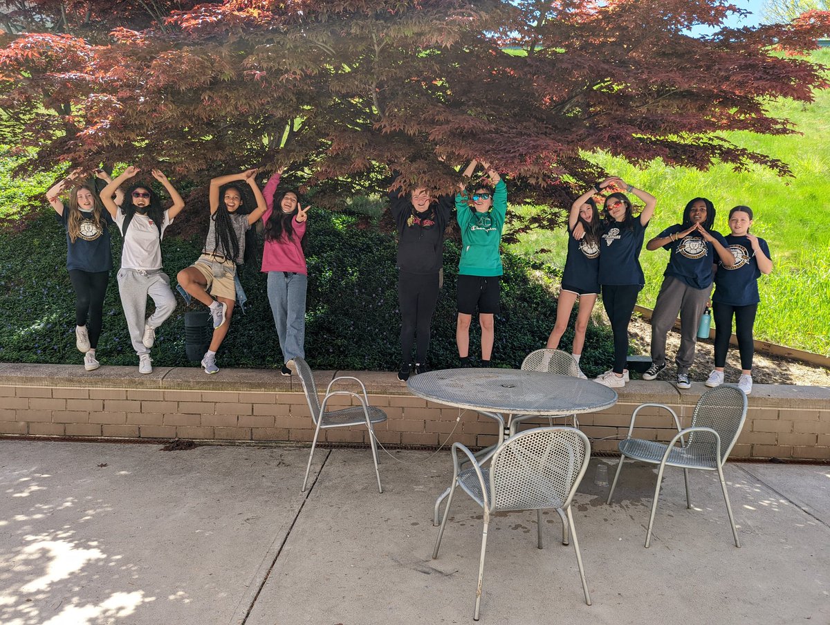 MrsHriniak's tweet photo. Tree Poses outside of Zoellner #NMSatLU @NMSTeamLehigh https://t.co/2kPDnac85Q