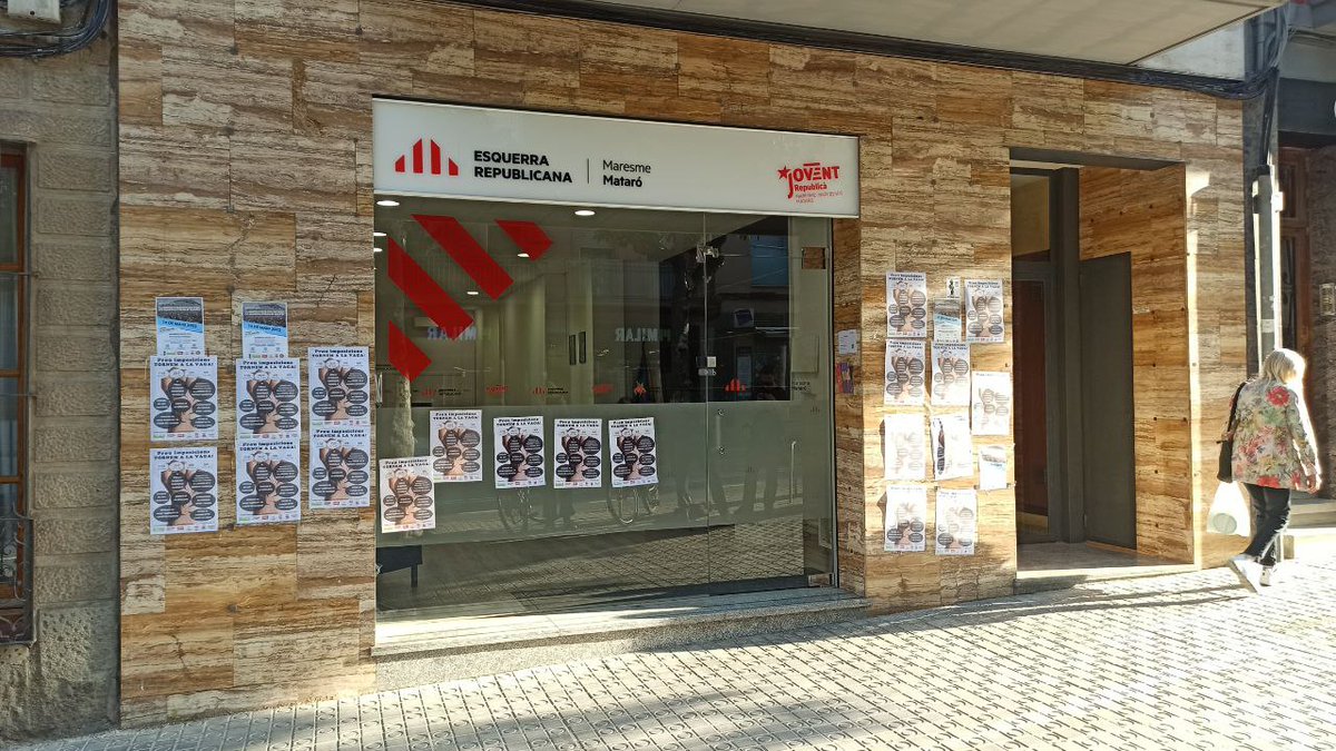 AssEduMataro's tweet photo. 📣Avui encartellada a la seu d'@ercmataro per escalfar motors abans del 14. 

📚Els que propicien aquestes mesures sense comptar amb la comunitat educativa ens trobaran de cara! 

#vagaeducació 
#cambraydimissio https://t.co/COMevW7Dcx