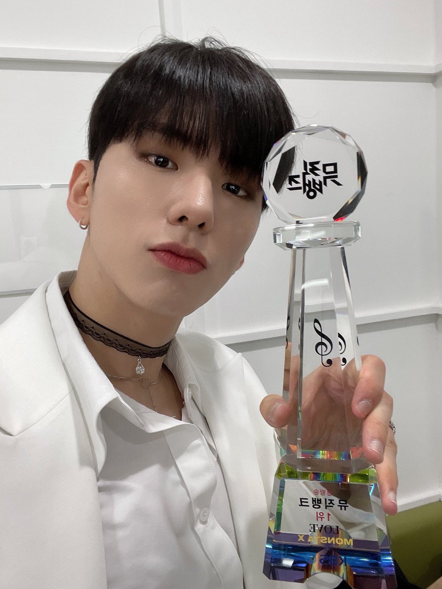 kihyunfrancefan's tweet photo. [22.05.06] // TWITTER

"Cela faisait longtemps que nous n’avions pas revu MONBEBE à un Music Show. Nous sommes tellement heureux d’avoir reçu la 1ère place comme cadeau !! #기현 #KIHYUN"

—
#Kimae
@ kihyun_france
@OfficialMonstaX https://t.co/NyZDA7Rcf1