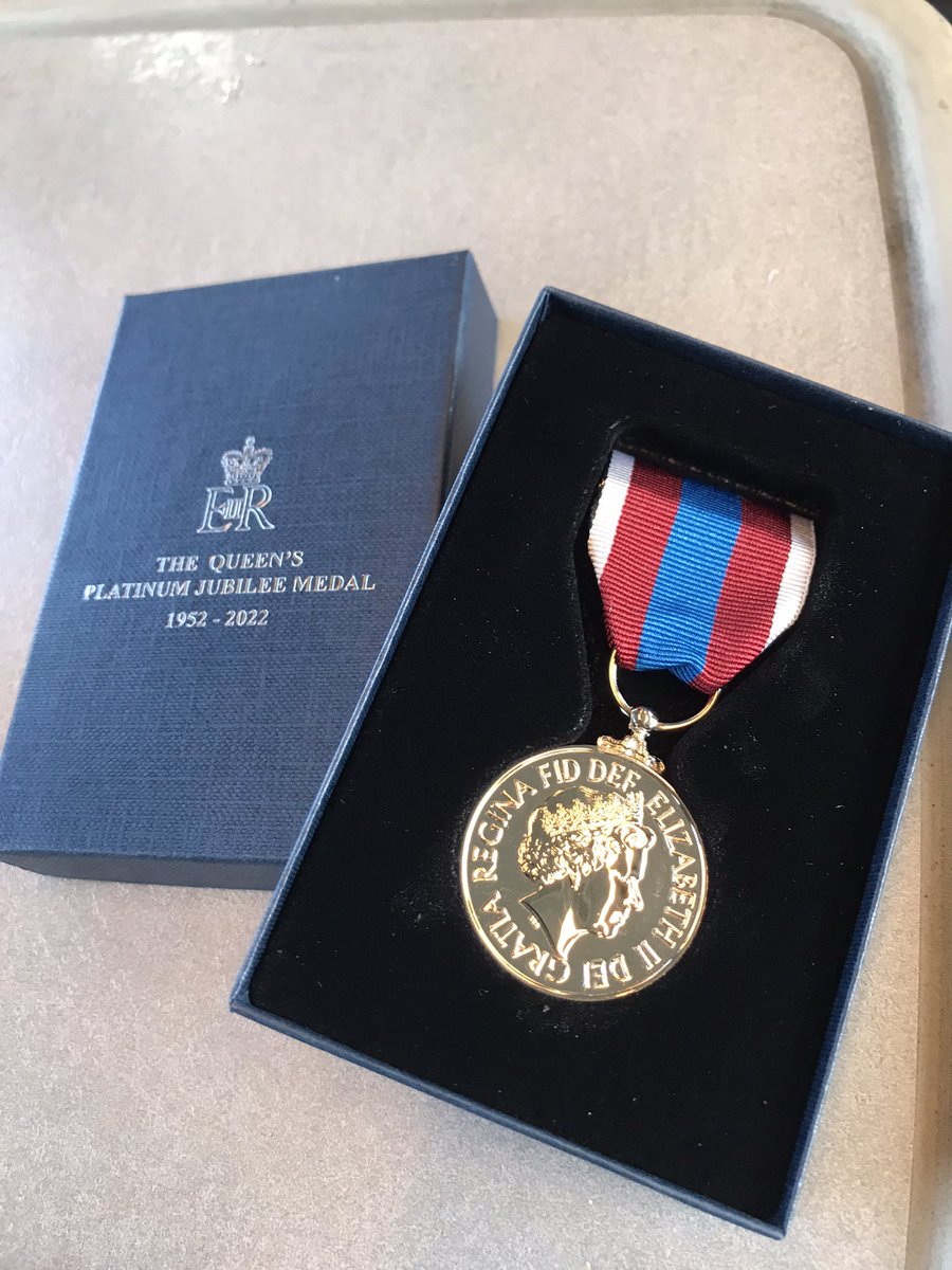 ChrisLGrandison's tweet image. Proud to receive my #PlatinumJubilee  medal today along with my @ResponseWMP #Dunit #Coventry #Solihull colleagues 🙌🏽
