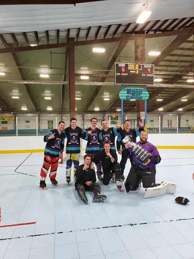 MasterBladersHC's tweet photo. Master Bladers have won their 4th championship, first time back to back. KY gonna sponsor us now! #MasterBladers https://t.co/zjw7VVwZJl